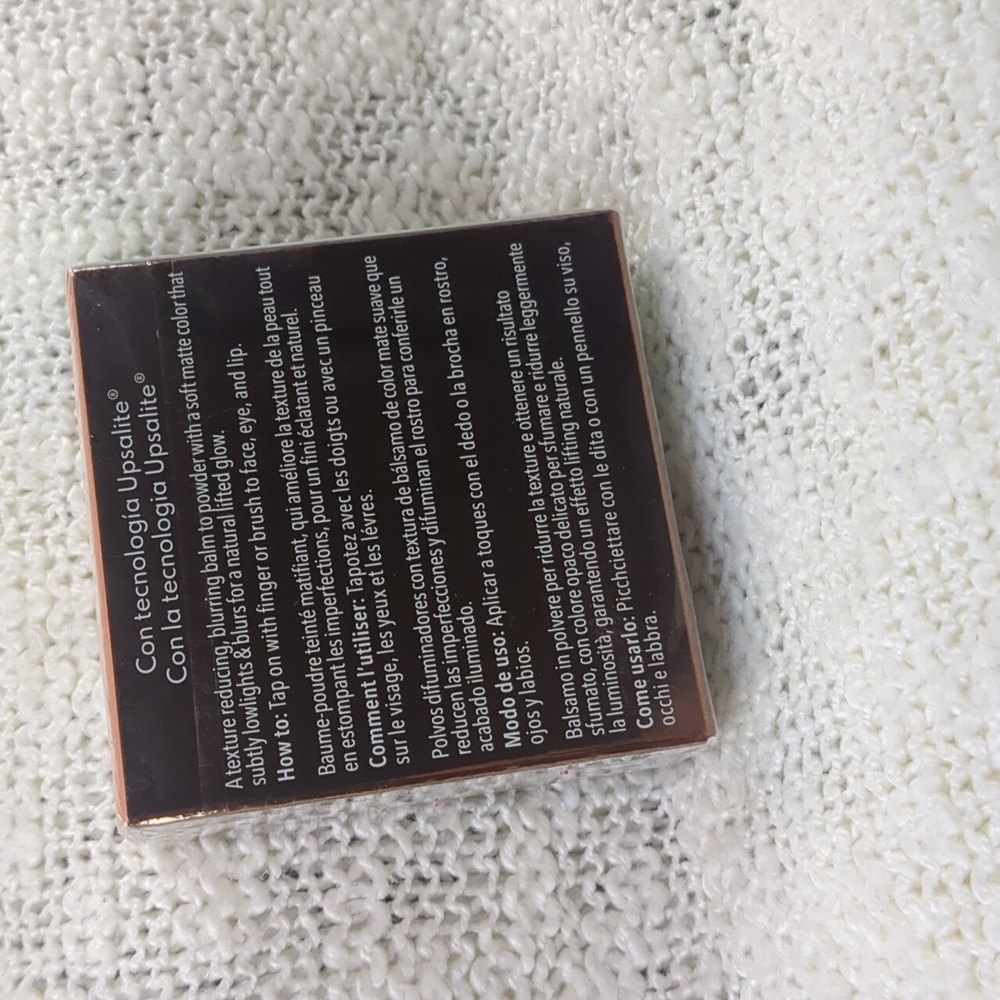 Danessa Myricks Yummy Skin Blurring Balm Powder in Lowkey, 6g/0.21oz - Picture 3 of 11